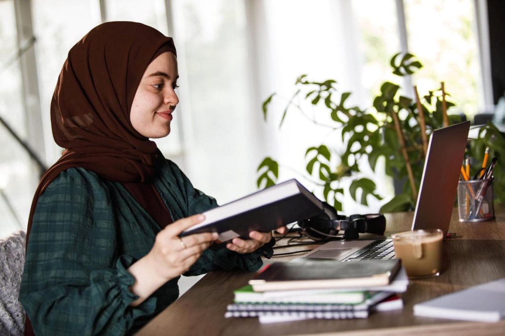Exploring the Role of Technology in Modernizing Quran Education